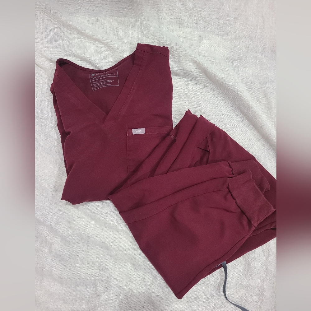 Figs Catarina Top (size L )& Zamora Jogger (Size L/P) -Set